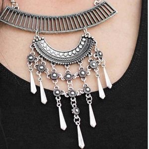 The Grand Geisha Silver Necklace 